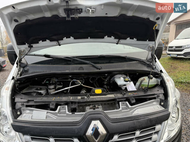 Білий Рено Мастєр, об'ємом двигуна 2.3 л та пробігом 2 тис. км за 16800 $, фото 23 на Automoto.ua