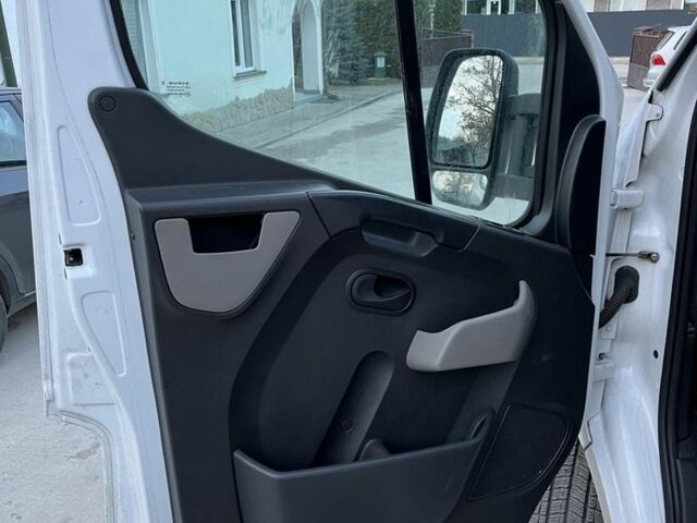 Білий Рено Мастєр, об'ємом двигуна 2.3 л та пробігом 498 тис. км за 15200 $, фото 3 на Automoto.ua