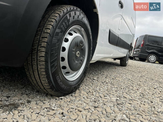 Белый Рено Мастер, объемом двигателя 2.3 л и пробегом 280 тыс. км за 15300 $, фото 16 на Automoto.ua