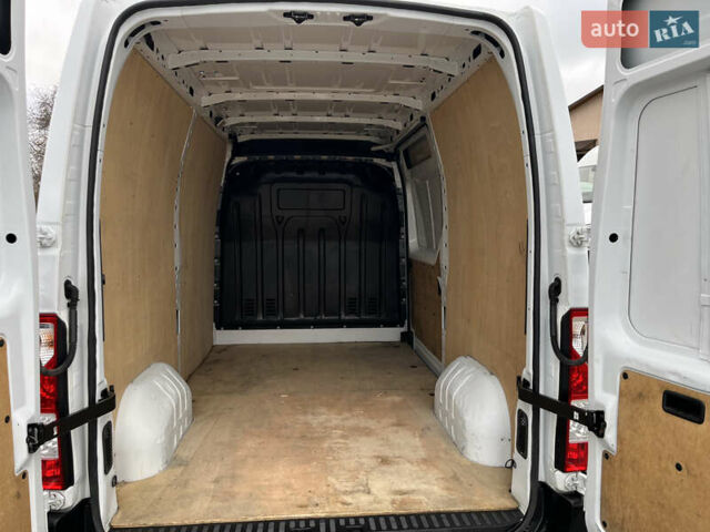 Белый Рено Мастер, объемом двигателя 2.3 л и пробегом 280 тыс. км за 15300 $, фото 43 на Automoto.ua