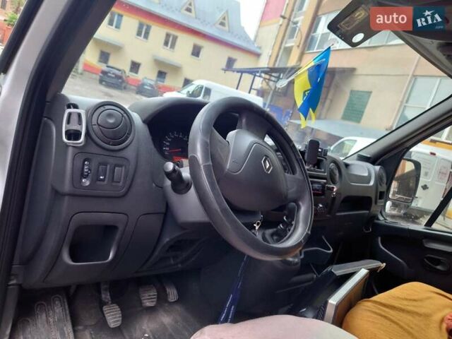 Белый Рено Мастер, объемом двигателя 2.3 л и пробегом 188 тыс. км за 16900 $, фото 3 на Automoto.ua