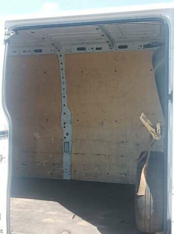 Белый Рено Мастер, объемом двигателя 2.3 л и пробегом 424 тыс. км за 16000 $, фото 9 на Automoto.ua