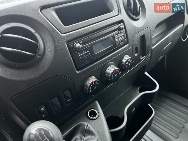 Белый Рено Мастер, объемом двигателя 2.3 л и пробегом 195 тыс. км за 17400 $, фото 27 на Automoto.ua