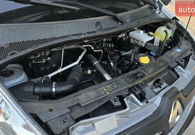 Білий Рено Мастєр, об'ємом двигуна 2.3 л та пробігом 187 тис. км за 17800 $, фото 27 на Automoto.ua