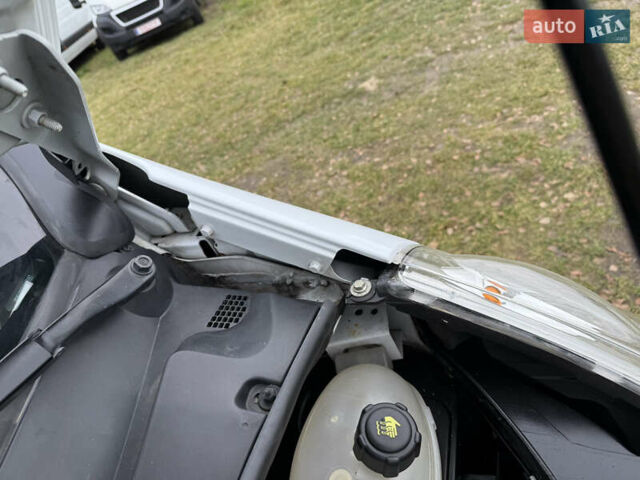 Білий Рено Мастєр, об'ємом двигуна 2.3 л та пробігом 200 тис. км за 19500 $, фото 26 на Automoto.ua