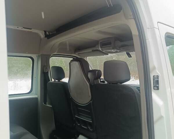Белый Рено Мастер, объемом двигателя 2.3 л и пробегом 255 тыс. км за 19300 $, фото 10 на Automoto.ua