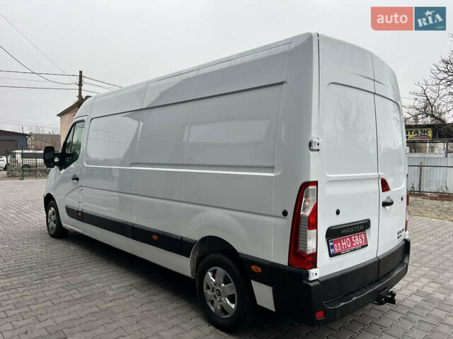 Белый Рено Мастер, объемом двигателя 2.3 л и пробегом 195 тыс. км за 17400 $, фото 2 на Automoto.ua