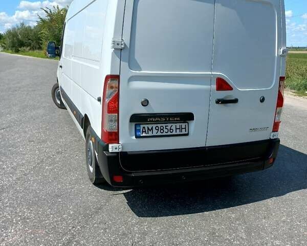 Белый Рено Мастер, объемом двигателя 2.3 л и пробегом 233 тыс. км за 16800 $, фото 11 на Automoto.ua