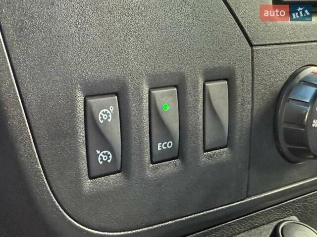 Білий Рено Мастєр, об'ємом двигуна 2.3 л та пробігом 250 тис. км за 14990 $, фото 24 на Automoto.ua