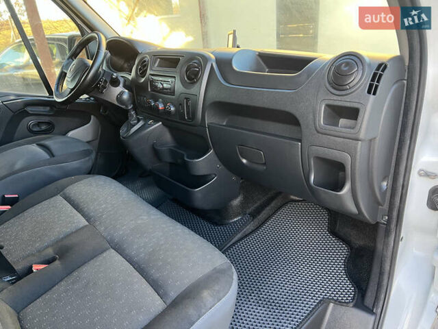 Білий Рено Мастєр, об'ємом двигуна 2.3 л та пробігом 280 тис. км за 18250 $, фото 41 на Automoto.ua