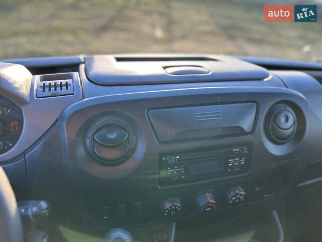 Белый Рено Мастер, объемом двигателя 2.3 л и пробегом 170 тыс. км за 17850 $, фото 39 на Automoto.ua