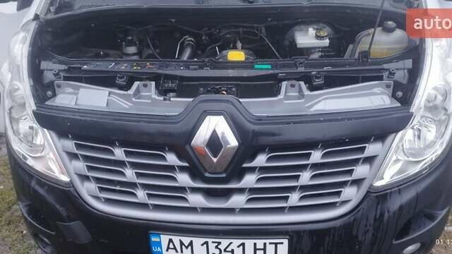 Белый Рено Мастер, объемом двигателя 2.3 л и пробегом 350 тыс. км за 19100 $, фото 4 на Automoto.ua