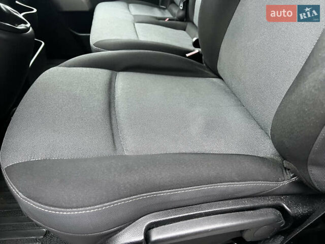 Белый Рено Мастер, объемом двигателя 2.3 л и пробегом 195 тыс. км за 17400 $, фото 25 на Automoto.ua