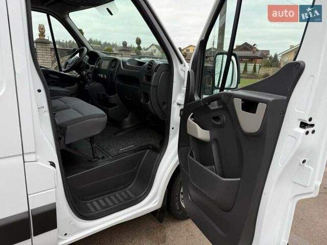 Белый Рено Мастер, объемом двигателя 2.3 л и пробегом 237 тыс. км за 16600 $, фото 8 на Automoto.ua