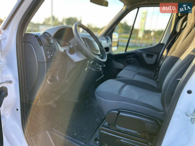 Белый Рено Мастер, объемом двигателя 2.3 л и пробегом 170 тыс. км за 17850 $, фото 35 на Automoto.ua