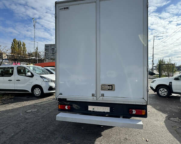 Білий Рено Мастєр, об'ємом двигуна 2.3 л та пробігом 240 тис. км за 18900 $, фото 5 на Automoto.ua