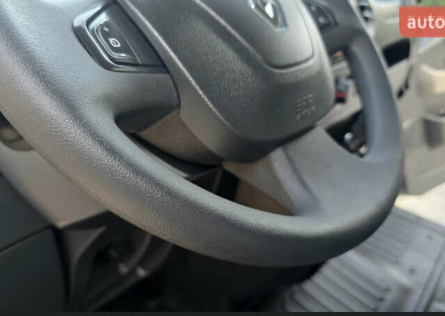 Білий Рено Мастєр, об'ємом двигуна 2.3 л та пробігом 187 тис. км за 17800 $, фото 11 на Automoto.ua