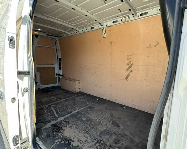 Белый Рено Мастер, объемом двигателя 2.3 л и пробегом 400 тыс. км за 15000 $, фото 6 на Automoto.ua