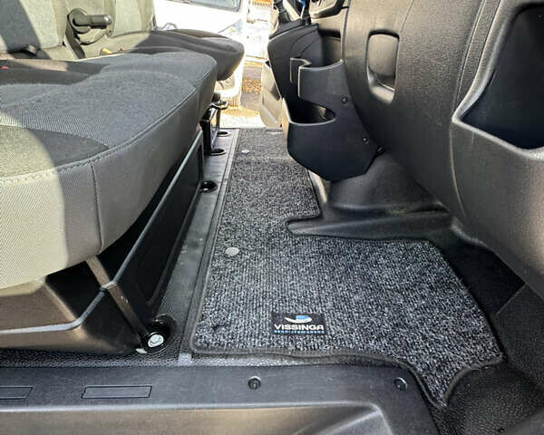 Білий Рено Мастєр, об'ємом двигуна 2.3 л та пробігом 240 тис. км за 18900 $, фото 23 на Automoto.ua