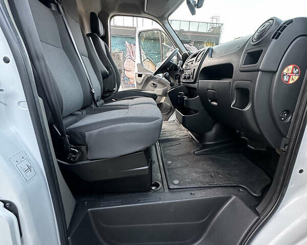 Білий Рено Мастєр, об'ємом двигуна 2.3 л та пробігом 157 тис. км за 19400 $, фото 24 на Automoto.ua