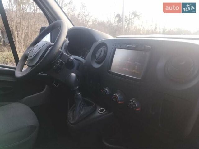 Белый Рено Мастер, объемом двигателя 2.3 л и пробегом 293 тыс. км за 14500 $, фото 15 на Automoto.ua