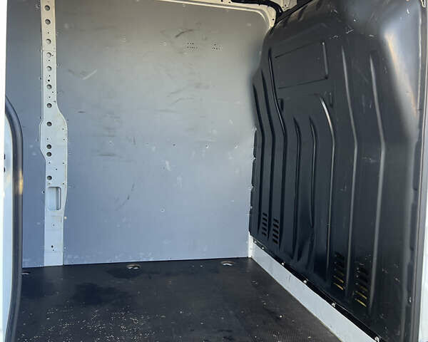 Білий Рено Мастєр, об'ємом двигуна 2.3 л та пробігом 280 тис. км за 18250 $, фото 21 на Automoto.ua