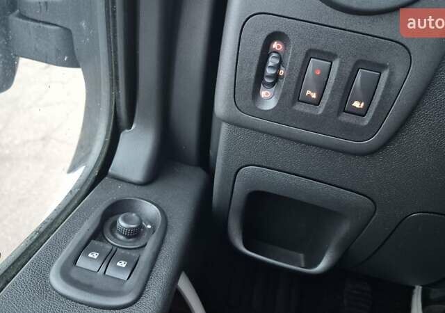 Білий Рено Мастєр, об'ємом двигуна 0 л та пробігом 263 тис. км за 15900 $, фото 34 на Automoto.ua