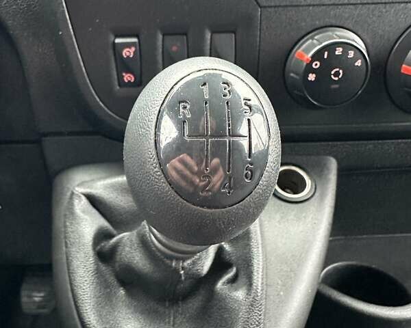 Білий Рено Мастєр, об'ємом двигуна 2.3 л та пробігом 280 тис. км за 15500 $, фото 21 на Automoto.ua