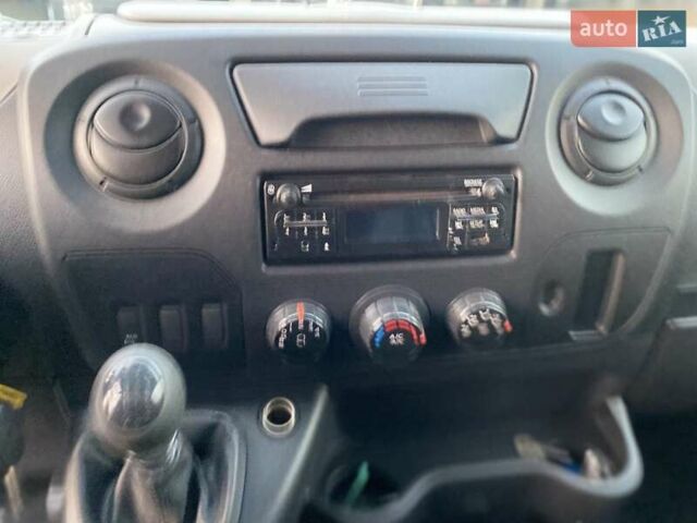 Белый Рено Мастер, объемом двигателя 2.3 л и пробегом 198 тыс. км за 18800 $, фото 42 на Automoto.ua