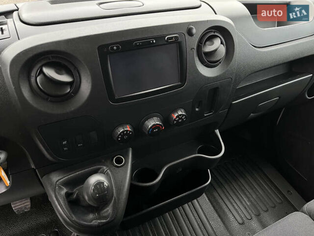 Белый Рено Мастер, объемом двигателя 2.3 л и пробегом 280 тыс. км за 15300 $, фото 32 на Automoto.ua