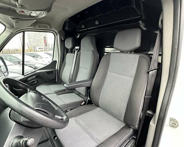 Білий Рено Мастєр, об'ємом двигуна 2.3 л та пробігом 280 тис. км за 15500 $, фото 16 на Automoto.ua