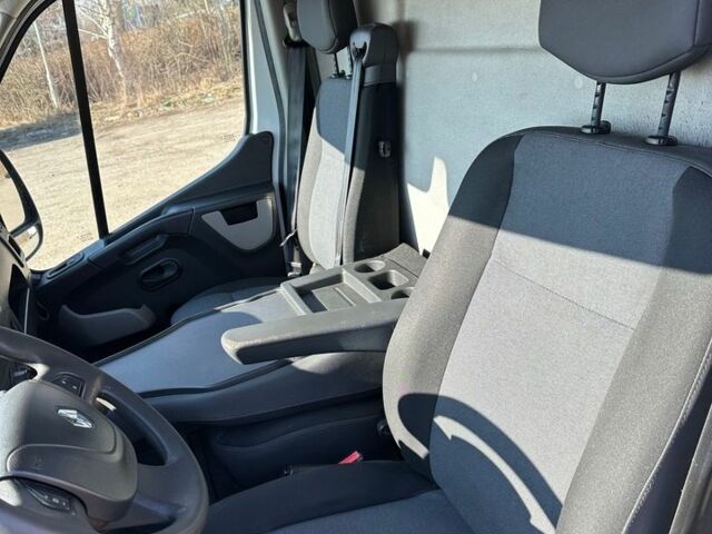 Белый Рено Мастер, объемом двигателя 2.3 л и пробегом 273 тыс. км за 18600 $, фото 29 на Automoto.ua