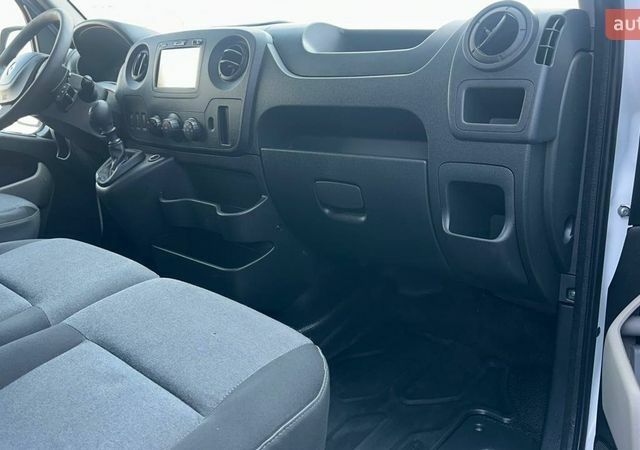 Белый Рено Мастер, объемом двигателя 2.3 л и пробегом 293 тыс. км за 15900 $, фото 11 на Automoto.ua