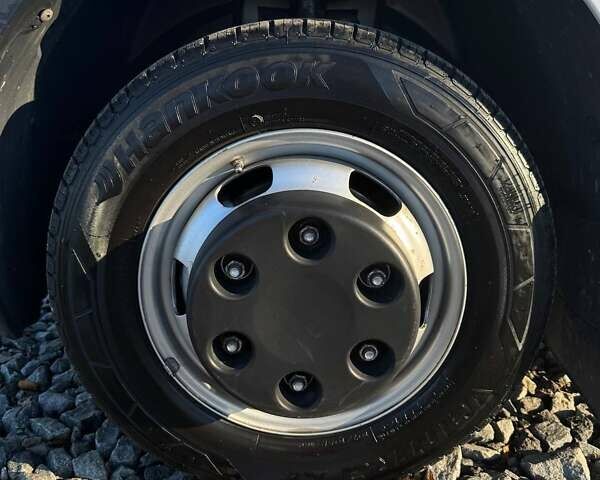 Белый Рено Мастер, объемом двигателя 2.3 л и пробегом 217 тыс. км за 20700 $, фото 15 на Automoto.ua