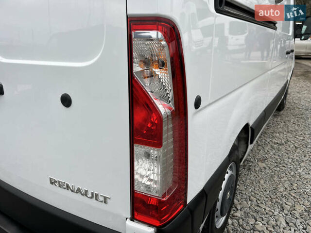 Белый Рено Мастер, объемом двигателя 2.3 л и пробегом 280 тыс. км за 15300 $, фото 47 на Automoto.ua