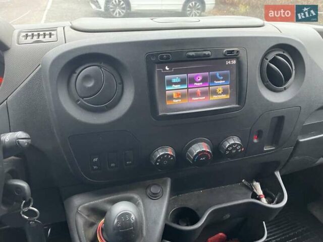 Белый Рено Мастер, объемом двигателя 2.3 л и пробегом 393 тыс. км за 14000 $, фото 5 на Automoto.ua