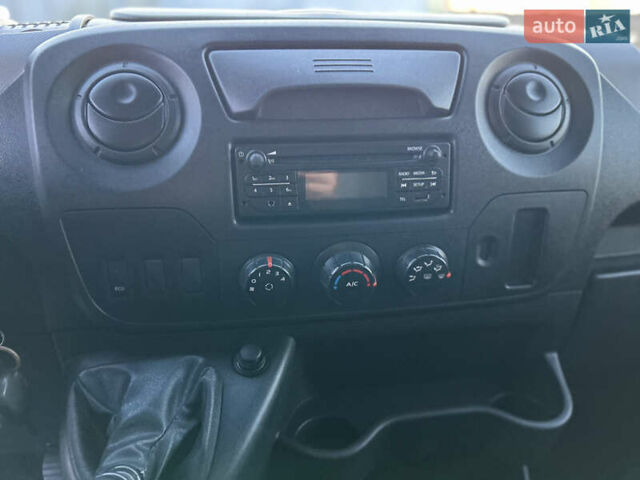 Белый Рено Мастер, объемом двигателя 2.3 л и пробегом 170 тыс. км за 17850 $, фото 42 на Automoto.ua