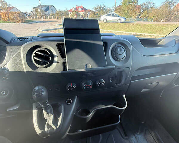 Рено Мастєр 2018 у Бучаче на Automoto.ua Білий Рено Мастєр, об'ємом двигуна 2.3 л та пробігом 252 тис. км за 16700 $, фото 35 на Automoto.ua