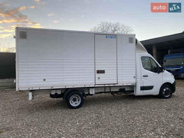 Белый Рено Мастер, объемом двигателя 2.3 л и пробегом 198 тыс. км за 18800 $, фото 24 на Automoto.ua