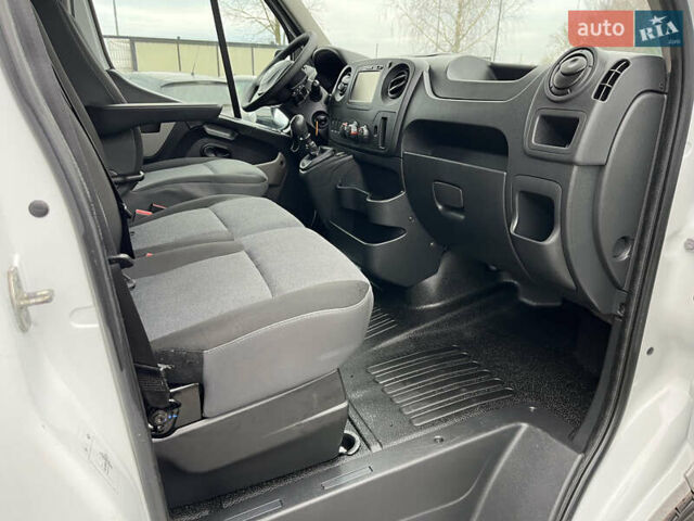 Белый Рено Мастер, объемом двигателя 2.3 л и пробегом 280 тыс. км за 15300 $, фото 21 на Automoto.ua