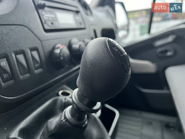 Белый Рено Мастер, объемом двигателя 2.3 л и пробегом 195 тыс. км за 17400 $, фото 28 на Automoto.ua