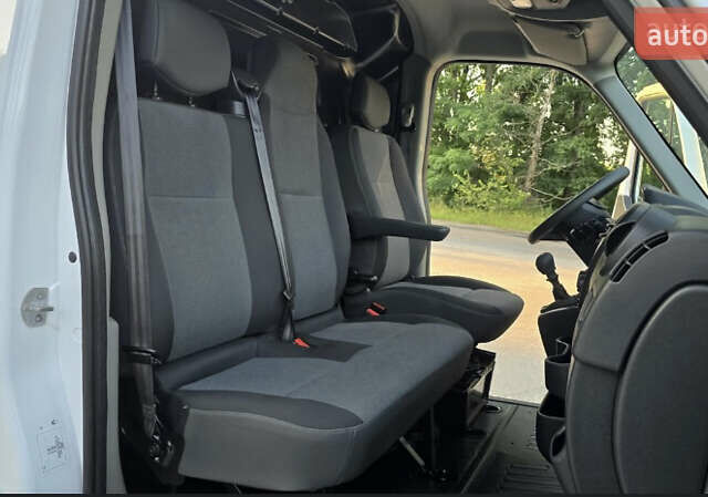 Білий Рено Мастєр, об'ємом двигуна 2.3 л та пробігом 187 тис. км за 17800 $, фото 21 на Automoto.ua