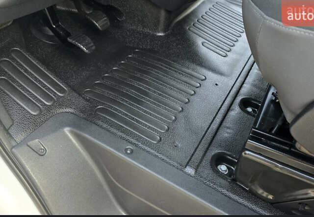 Білий Рено Мастєр, об'ємом двигуна 2.3 л та пробігом 187 тис. км за 17800 $, фото 7 на Automoto.ua