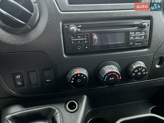 Белый Рено Мастер, объемом двигателя 2.3 л и пробегом 195 тыс. км за 17400 $, фото 31 на Automoto.ua