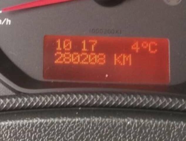 Білий Рено Мастєр, об'ємом двигуна 2.3 л та пробігом 280 тис. км за 18700 $, фото 3 на Automoto.ua