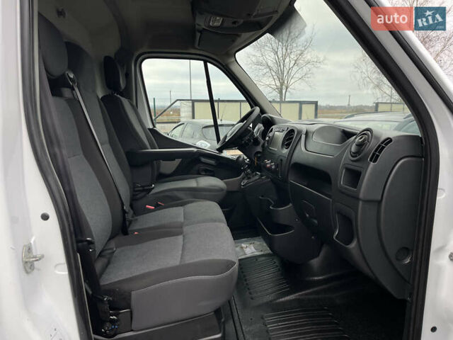 Белый Рено Мастер, объемом двигателя 2.3 л и пробегом 280 тыс. км за 15300 $, фото 24 на Automoto.ua