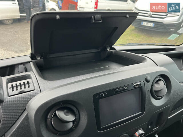 Белый Рено Мастер, объемом двигателя 2.3 л и пробегом 280 тыс. км за 15300 $, фото 34 на Automoto.ua