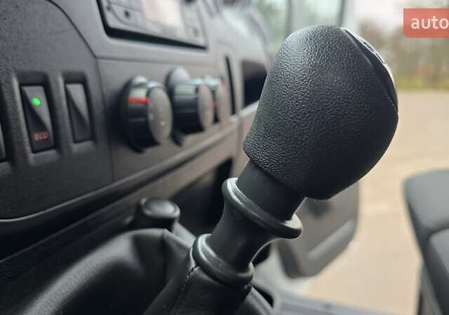 Білий Рено Мастєр, об'ємом двигуна 2.3 л та пробігом 178 тис. км за 16500 $, фото 15 на Automoto.ua