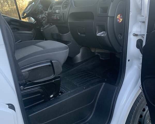 Білий Рено Мастєр, об'ємом двигуна 2.3 л та пробігом 253 тис. км за 16200 $, фото 14 на Automoto.ua