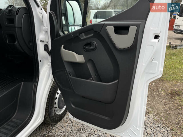 Белый Рено Мастер, объемом двигателя 2.3 л и пробегом 280 тыс. км за 15300 $, фото 20 на Automoto.ua